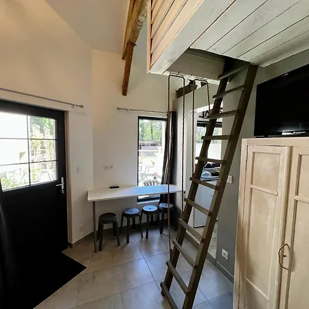 Mini Ξενοδοχείο με διαμερίσματα 3*