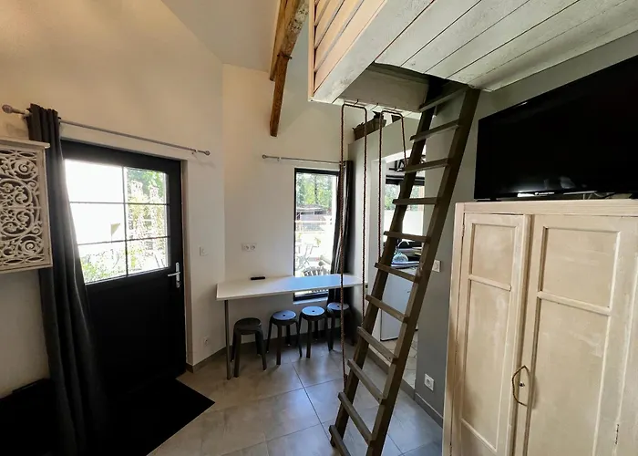 Mini Hotel apartamentowy 3*